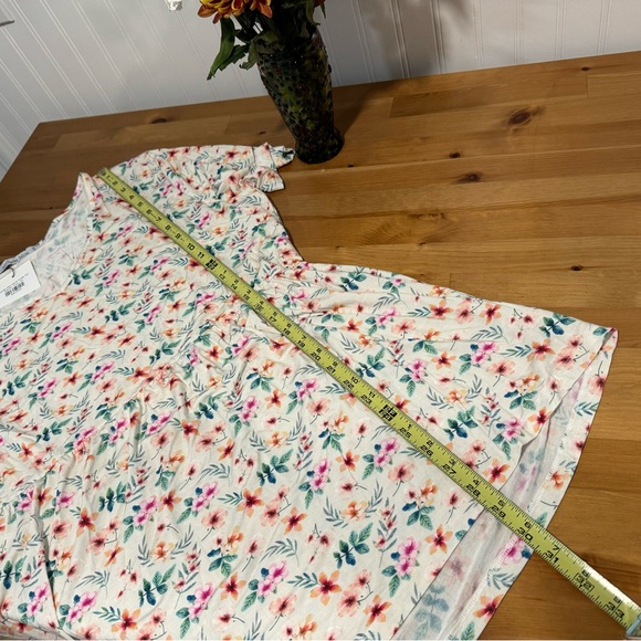 Michelle Mae Sarah Ivory Floral Ruffle Top Size 2X New With Tags - Picture 6 of 7